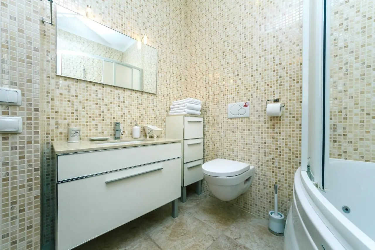 Savanna apartment 2room Kyiv centre Oekraïne