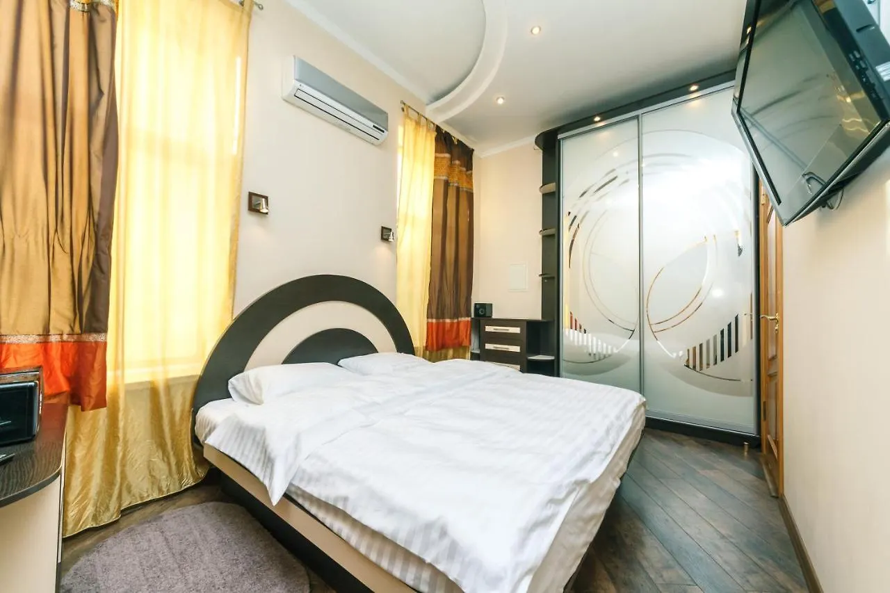 Savanna Apartment 2Room Kyiv Centre 0*,